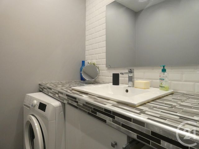 Afficher la photo en grand Appartement F2 à vendre - 2 pièces - 37.47 m2 - PARIS - 75018 - ILE-DE-FRANCE - Century 21 Flandre Crimée