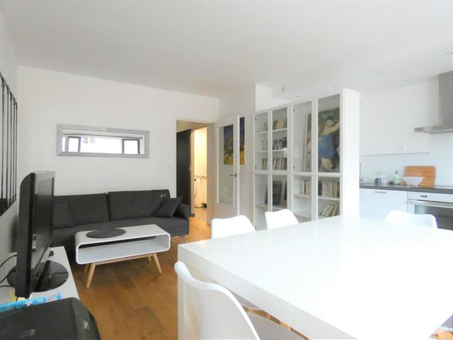 Afficher la photo en grand Appartement F2 à vendre - 2 pièces - 37.47 m2 - PARIS - 75018 - ILE-DE-FRANCE - Century 21 Flandre Crimée
