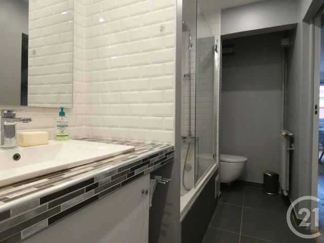 Afficher la photo en grand Appartement F2 à vendre - 2 pièces - 37.47 m2 - PARIS - 75018 - ILE-DE-FRANCE - Century 21 Flandre Crimée