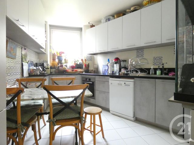 Appartement F4 à vendre - 4 pièces - 87.47 m2 - PARIS - 75019 - ILE-DE-FRANCE - Century 21 Flandre Crimée