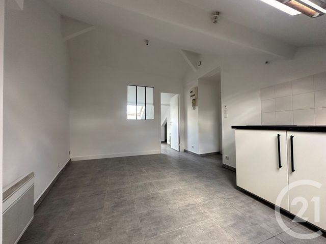 Appartement F2 à vendre - 2 pièces - 26.1 m2 - PANTIN - 93 - ILE-DE-FRANCE - Century 21 Flandre Crimée