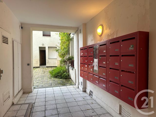 Appartement F2 à vendre - 2 pièces - 26.1 m2 - PANTIN - 93 - ILE-DE-FRANCE - Century 21 Flandre Crimée