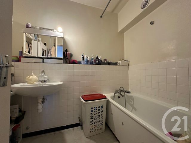 Appartement F3 à vendre - 3 pièces - 70.2 m2 - PARIS - 75019 - ILE-DE-FRANCE - Century 21 Flandre Crimée