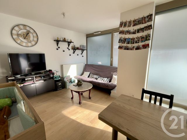 Afficher la photo en grand Appartement F2 à vendre - 2 pièces - 47.78 m2 - PARIS - 75019 - ILE-DE-FRANCE - Century 21 Flandre Crimée