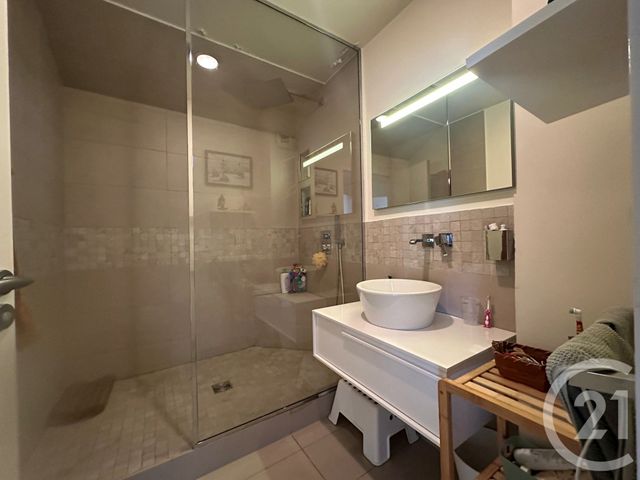 Appartement F5 à vendre - 5 pièces - 126.53 m2 - PARIS - 75019 - ILE-DE-FRANCE - Century 21 Flandre Crimée