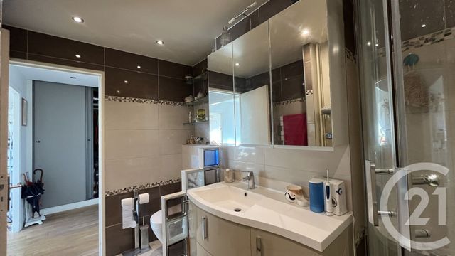 Appartement F2 à vendre - 2 pièces - 43.98 m2 - PARIS - 75019 - ILE-DE-FRANCE - Century 21 Flandre Crimée
