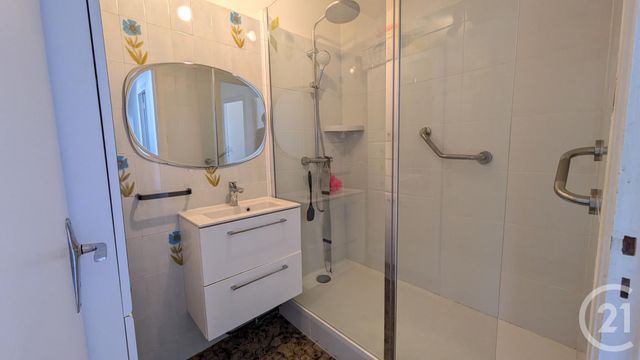 Appartement F3 à vendre - 3 pièces - 64.14 m2 - PARIS - 75018 - ILE-DE-FRANCE - Century 21 Flandre Crimée