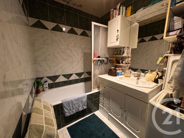 Afficher la photo en grand Appartement F3 à vendre - 3 pièces - 69.3 m2 - PARIS - 75019 - ILE-DE-FRANCE - Century 21 Flandre Crimée