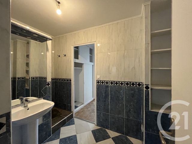 Appartement F4 à vendre - 4 pièces - 75.44 m2 - PARIS - 75019 - ILE-DE-FRANCE - Century 21 Flandre Crimée