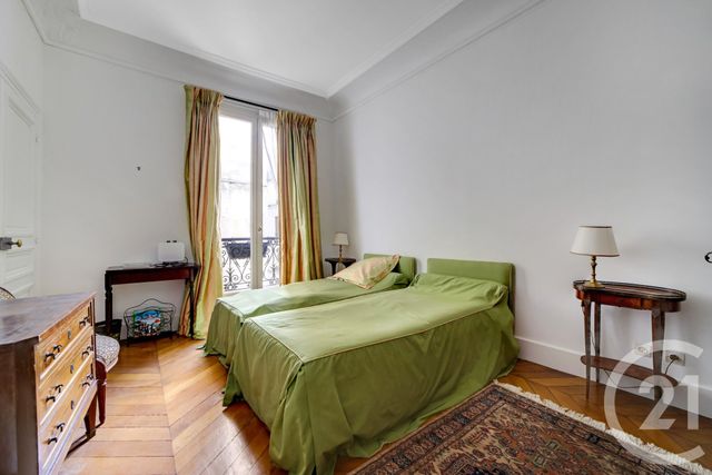 Appartement F5 à vendre - 5 pièces - 134.47 m2 - PARIS - 75009 - ILE-DE-FRANCE - Century 21 Flandre Crimée