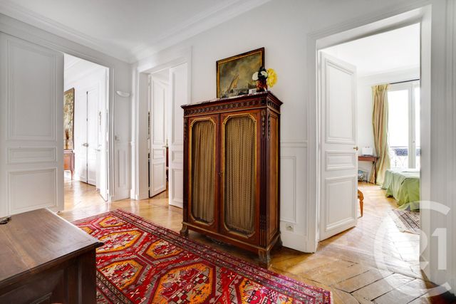 Appartement F5 à vendre - 5 pièces - 134.47 m2 - PARIS - 75009 - ILE-DE-FRANCE - Century 21 Flandre Crimée