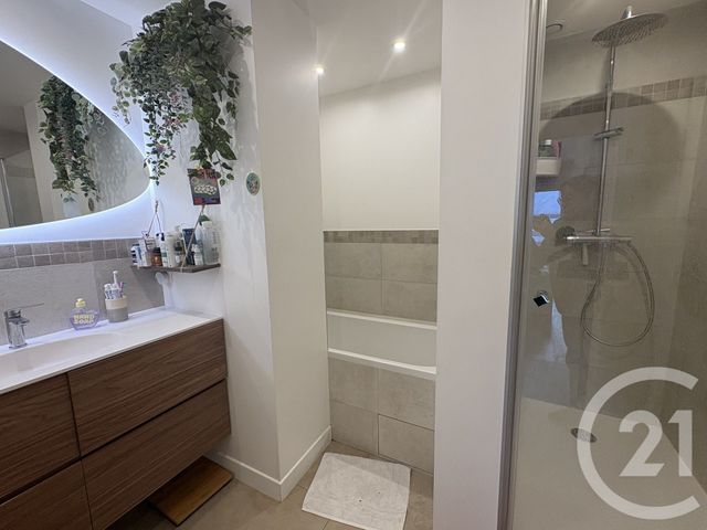 Appartement F4 à vendre - 4 pièces - 87.0 m2 - PARIS - 75019 - ILE-DE-FRANCE - Century 21 Flandre Crimée
