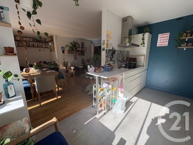 Appartement F4 à vendre - 4 pièces - 87.0 m2 - PARIS - 75019 - ILE-DE-FRANCE - Century 21 Flandre Crimée