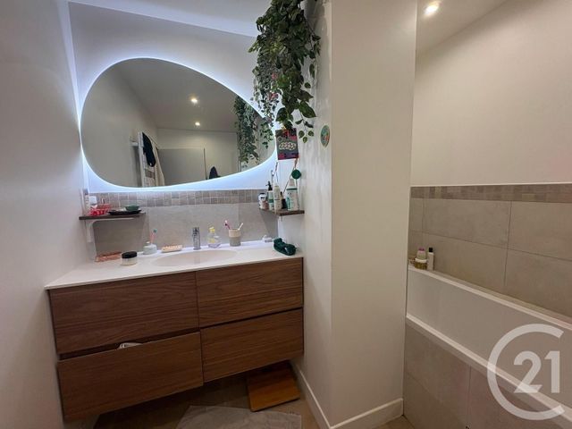 Appartement F4 à vendre - 4 pièces - 87.0 m2 - PARIS - 75019 - ILE-DE-FRANCE - Century 21 Flandre Crimée