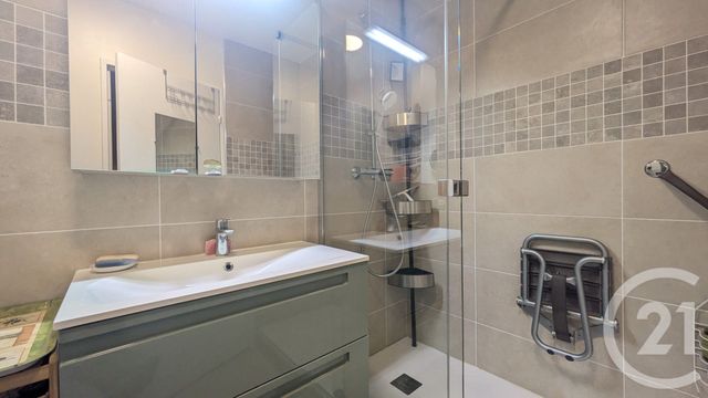 Appartement F4 à vendre - 4 pièces - 85.14 m2 - PARIS - 75019 - ILE-DE-FRANCE - Century 21 Flandre Crimée
