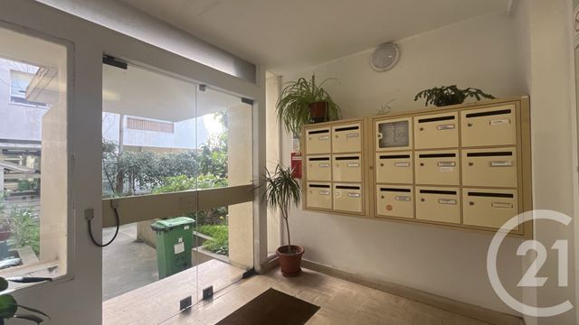 Appartement F2 à vendre - 2 pièces - 29.87 m2 - PARIS - 75011 - ILE-DE-FRANCE - Century 21 Flandre Crimée