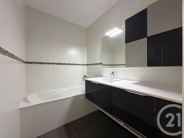 Appartement F4 à vendre - 4 pièces - 86.15 m2 - PARIS - 75019 - ILE-DE-FRANCE - Century 21 Flandre Crimée