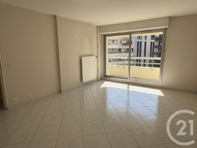 Appartement F2 à vendre - 2 pièces - 49.6 m2 - PARIS - 75019 - ILE-DE-FRANCE - Century 21 Flandre Crimée