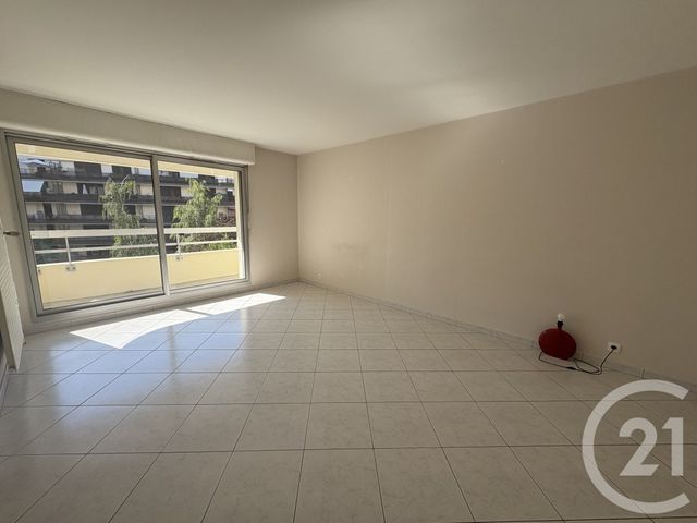 Appartement F2 à vendre - 2 pièces - 49.6 m2 - PARIS - 75019 - ILE-DE-FRANCE - Century 21 Flandre Crimée