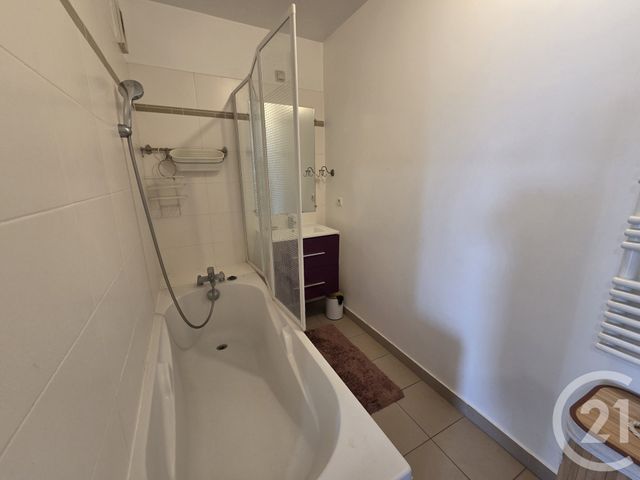 Appartement F3 à louer - 3 pièces - 73.69 m2 - PARIS - 75019 - ILE-DE-FRANCE - Century 21 Flandre Crimée