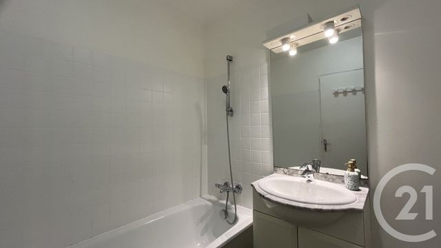 Appartement F2 à louer - 2 pièces - 44.37 m2 - PARIS - 75019 - ILE-DE-FRANCE - Century 21 Flandre Crimée