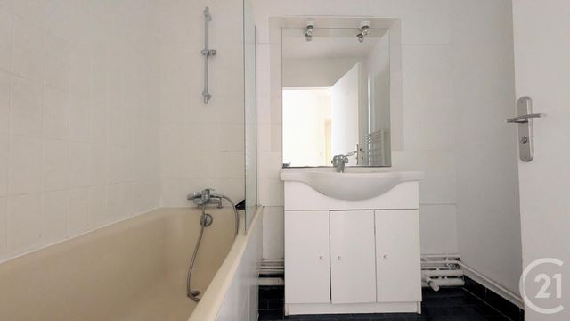 Appartement F3 à vendre - 3 pièces - 73.64 m2 - PARIS - 75019 - ILE-DE-FRANCE - Century 21 Flandre Crimée