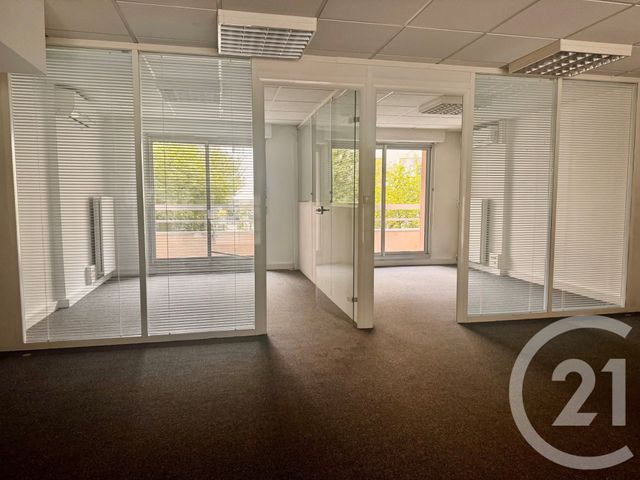 Appartement Atelier d'artiste à vendre - 5 pièces - 161.92 m2 - PARIS - 75019 - ILE-DE-FRANCE - Century 21 Flandre Crimée