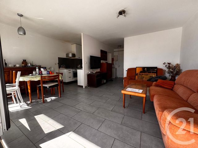 Appartement F2 à vendre - 2 pièces - 50.0 m2 - PARIS - 75019 - ILE-DE-FRANCE - Century 21 Flandre Crimée