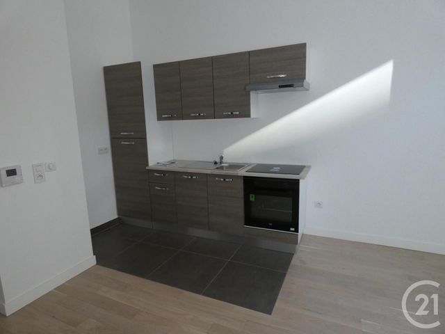 Appartement F2 à louer - 2 pièces - 40.64 m2 - PARIS - 75019 - ILE-DE-FRANCE - Century 21 Flandre Crimée