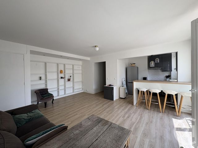 Afficher la photo en grand Appartement F3 à vendre - 3 pièces - 56.06 m2 - PARIS - 75019 - ILE-DE-FRANCE - Century 21 Flandre Crimée